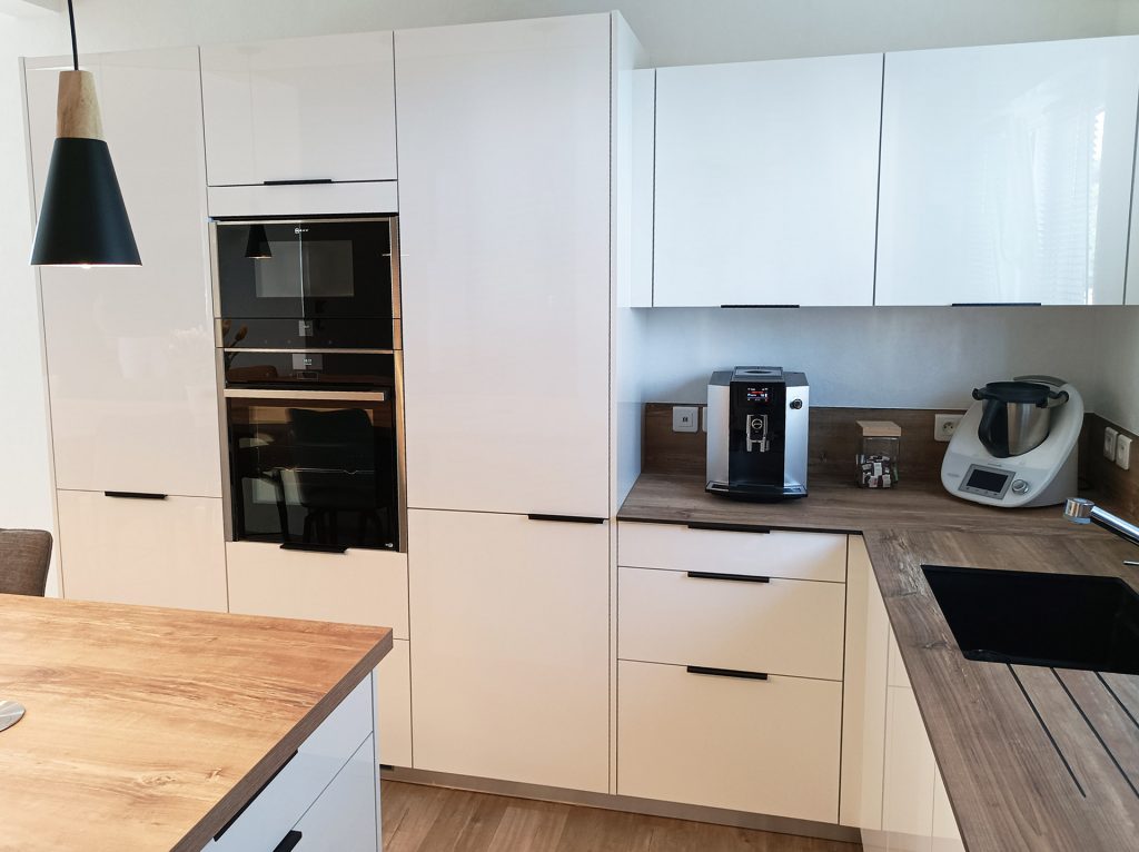 Aménagement de cuisine ouverte sur-mesure secteur Feurs Forez
